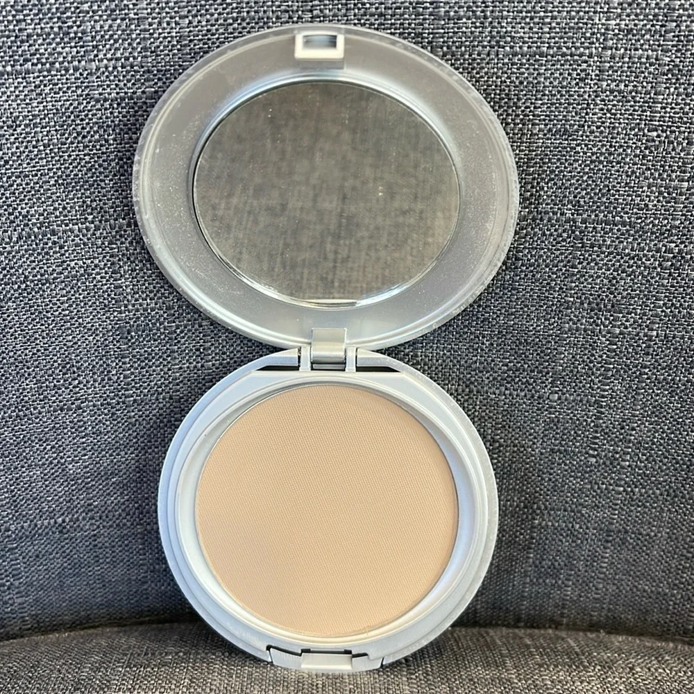 Oil Free & Fragrance Free Pressed Powder “Matte Beige”